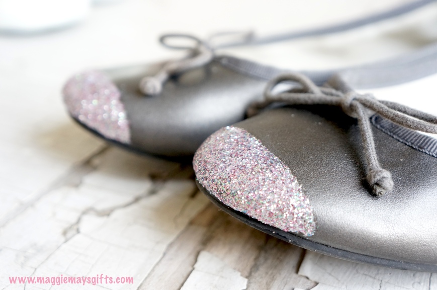 Make sparkle toed shoes with glitter and mod podge